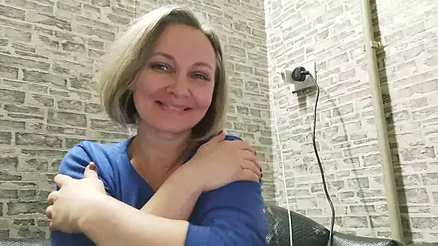 EdithManning online show from February 11, 3:29 pm