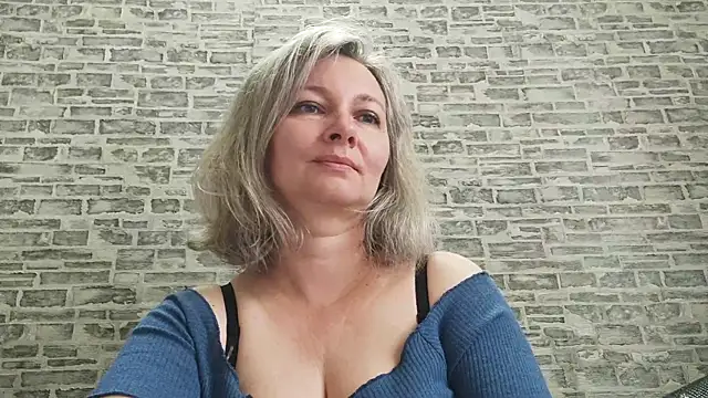 EdithManning online show from September 18, 5:09 am