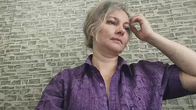 EdithManning online show from October 27, 7:23 am