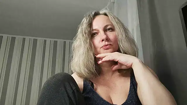 EdithManning online show from February 6, 6:44 pm