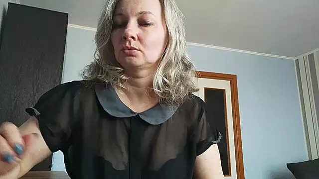EdithManning online show from March 21, 8:19 am