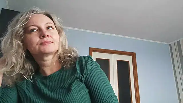 EdithManning online show from April 25, 6:49 am