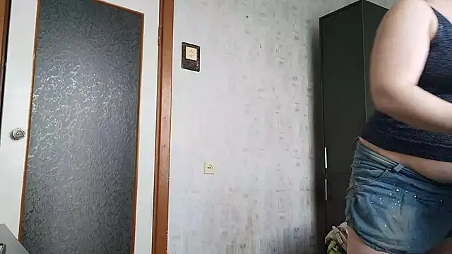 Snapshot of EdithManning chatting on June 14, 6:37 am EdithManning online show from June 14, 6:37 am