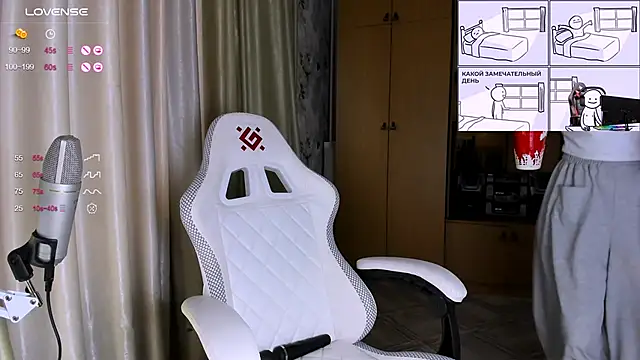 Snapshot of princessaalicc chatting on November 29, 11:35 am princessaalicc online show from November 29, 11:35 am