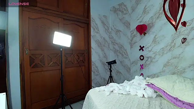 lucia brown online show from February 14, 8:26 pm