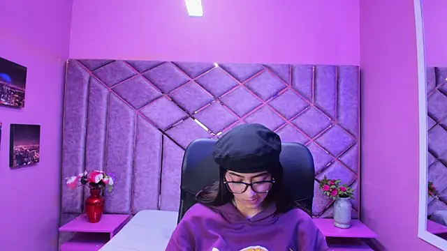 Snapshot of Miaa_Thopmson chatting on November 29, 12:13 am Miaa Thopmson online show from November 29, 12:13 am