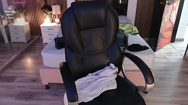 Sam mansson66 online show from December 20, 2:46 pm