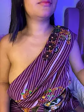 Snapshot of shara_queen1 chatting on May 8, 1:00 am shara queen1 online show from May 8, 1:00 am