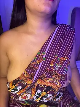 Snapshot of shara_queen1 chatting on May 12, 1:25 am shara queen1 online show from May 12, 1:25 am