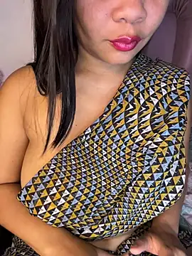 Snapshot of shara_queen1 chatting on June 9, 12:55 am shara queen1 online show from June 9, 12:55 am