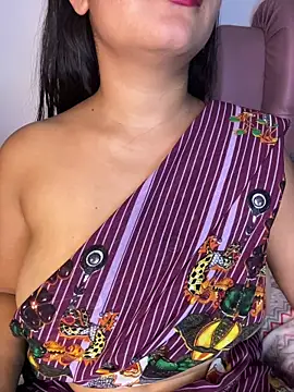 Snapshot of shara_queen1 chatting on June 15, 2:14 am shara queen1 online show from June 15, 2:14 am