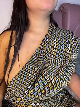 Snapshot of shara_queen1 chatting on June 28, 9:10 pm shara queen1 online show from June 28, 9:10 pm