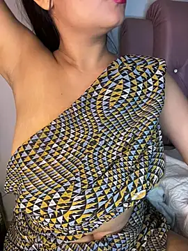 Snapshot of shara_queen1 chatting on July 5, 2:51 am shara queen1 online show from July 5, 2:51 am