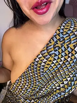 Snapshot of shara_queen1 chatting on July 9, 2:26 am shara queen1 online show from July 9, 2:26 am