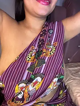 Snapshot of shara_queen1 chatting on July 23, 2:42 am shara queen1 online show from July 23, 2:42 am