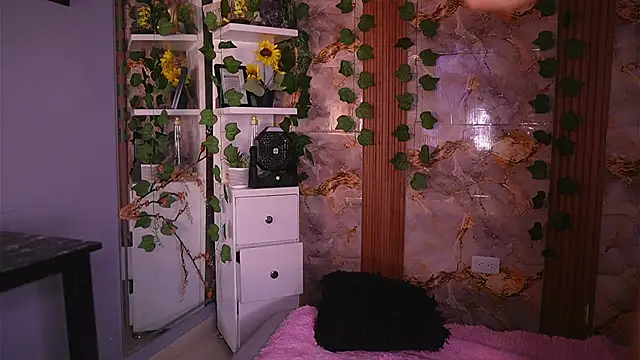 Snapshot of zoey-fox chatting on June 29, 12:39 am zoey-fox online show from June 29, 12:39 am