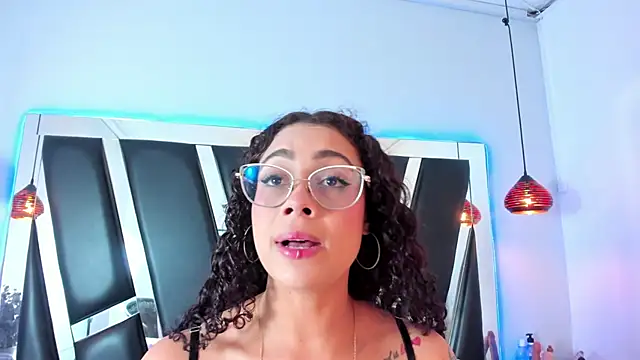 antonelllepiercee online show from March 6, 11:36 am