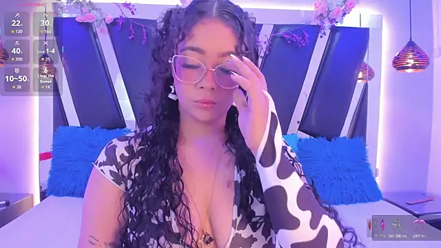 antonelllepiercee online show from April 24, 11:23 am