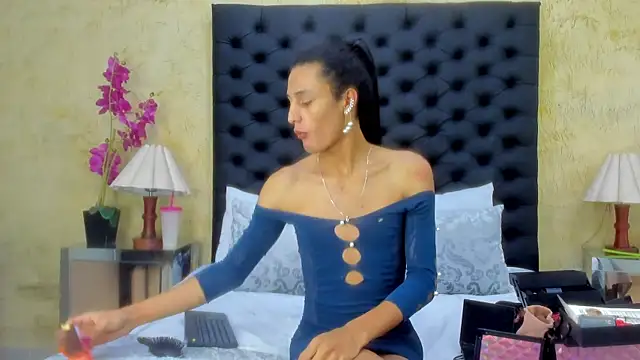 NahomiWhitel online show from March 17, 12:30 pm