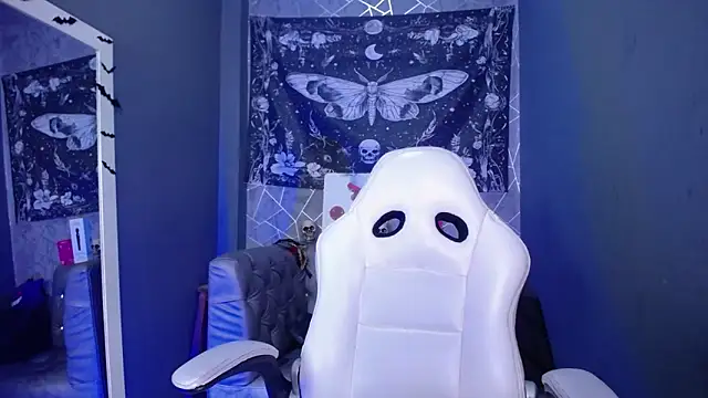 amelierouss online show from February 11, 5:23 am