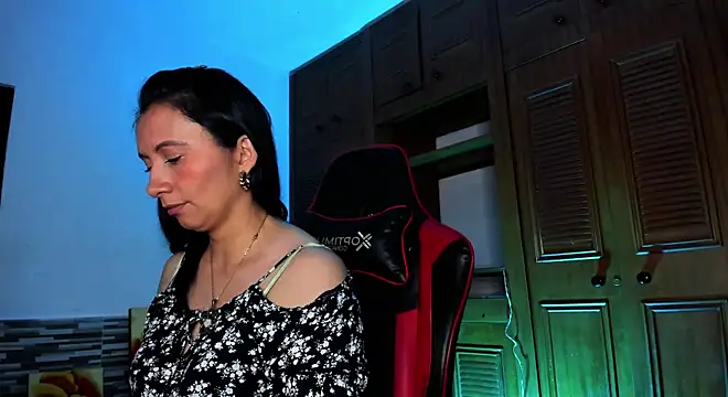 gracekelly12 online show from December 3, 10:29 pm