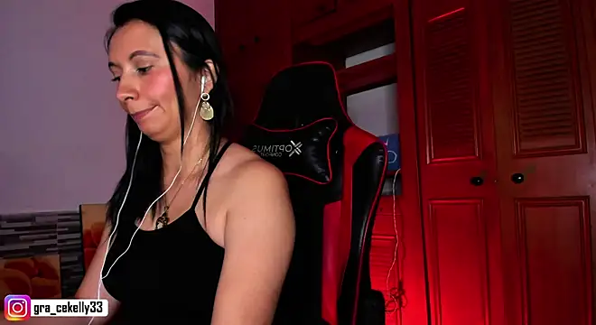 gracekelly12 online show from December 4, 9:46 pm