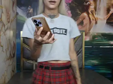 Snapshot of luna_gil_sex chatting on December 7, 7:21 pm luna gil sex online show from December 7, 7:21 pm