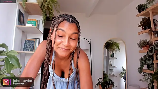 Snapshot of Johaphyton chatting on January 12, 1:37 pm Johaphyton online show from January 12, 1:37 pm