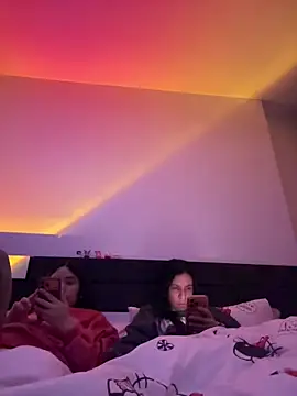 daniniescobarr online show from March 15, 11:00 pm