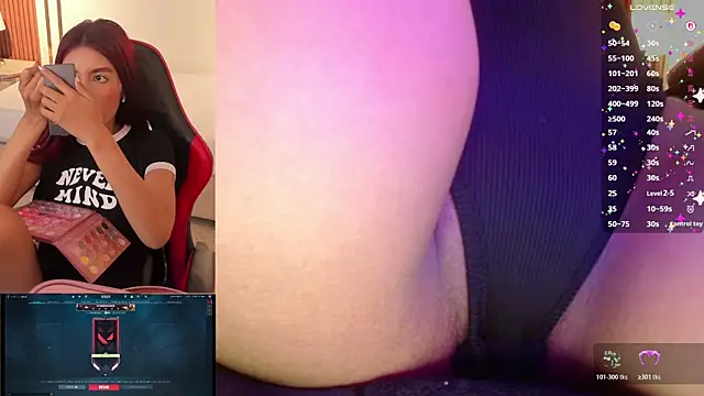 Snapshot of MiaVoss chatting on November 11, 9:04 pm MiaVoss online show from November 11, 9:04 pm