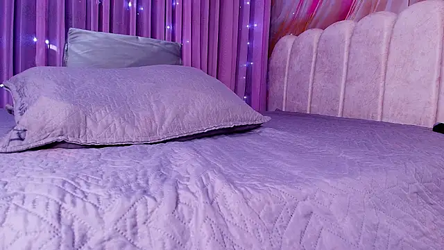 mia stanfort online show from February 25, 7:12 pm