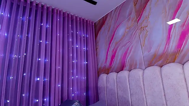 mia stanfort online show from February 28, 7:15 pm