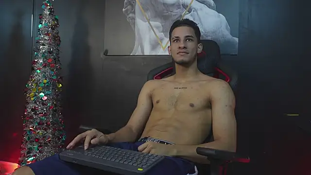 Snapshot of JakeMoxley chatting on December 5, 1:31 pm JakeMoxley online show from December 5, 1:31 pm