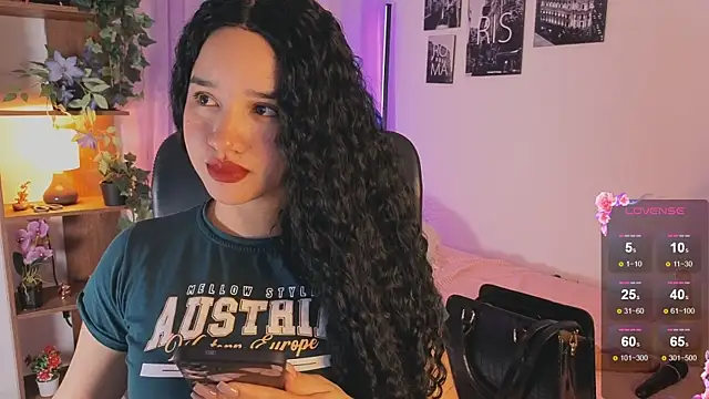 emilyrouxe online show from October 4, 2:26 pm