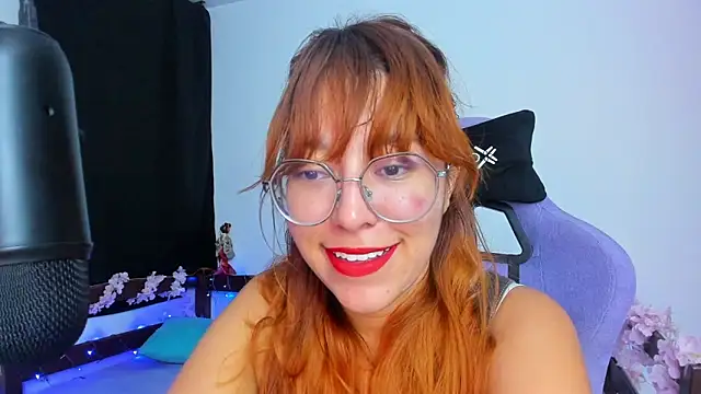 Snapshot of _Moon_Johnson chatting on October 21, 11:49 pm Moon Johnson online show from October 21, 11:49 pm