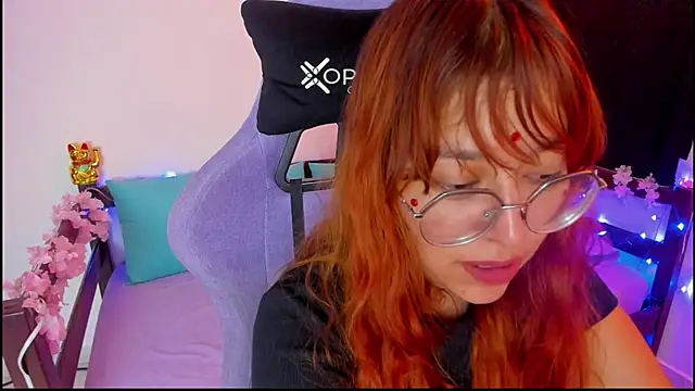 Snapshot of _Moon_Johnson chatting on October 30, 1:51 am Moon Johnson online show from October 30, 1:51 am