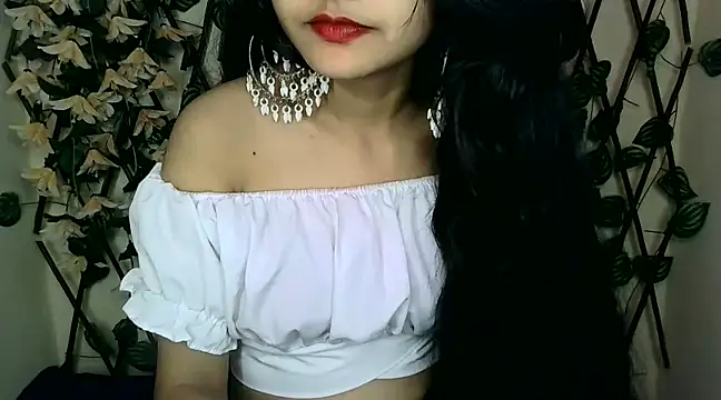 Snapshot of SUZY_FROMUS chatting on February 2, 9:56 pm SUZY FROMUS online show from February 2, 9:56 pm