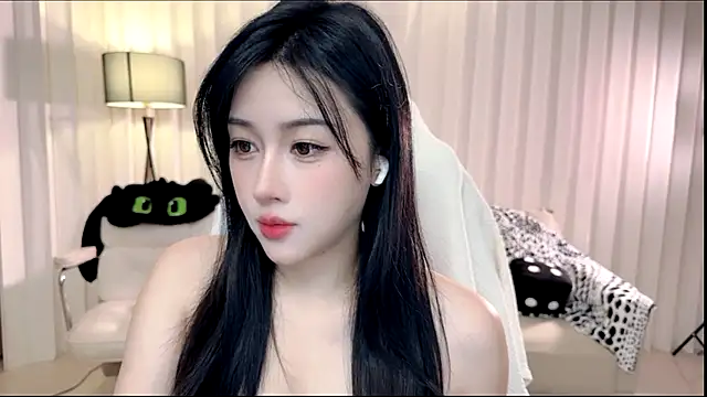 Snapshot of K-moumou chatting on November 12, 3:23 pm K-moumou online show from November 12, 3:23 pm