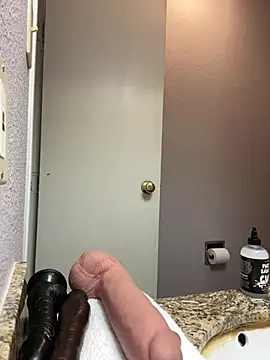 Snapshot of Backshort11 chatting on March 2, 10:03 am Backshort11 online show from March 2, 10:03 am