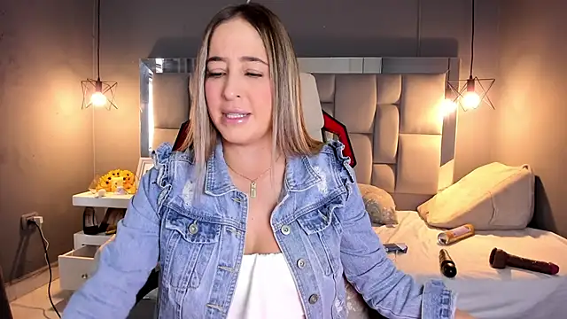 Snapshot of AliceSteel12 chatting on February 26, 2:25 pm AliceSteel12 online show from February 26, 2:25 pm