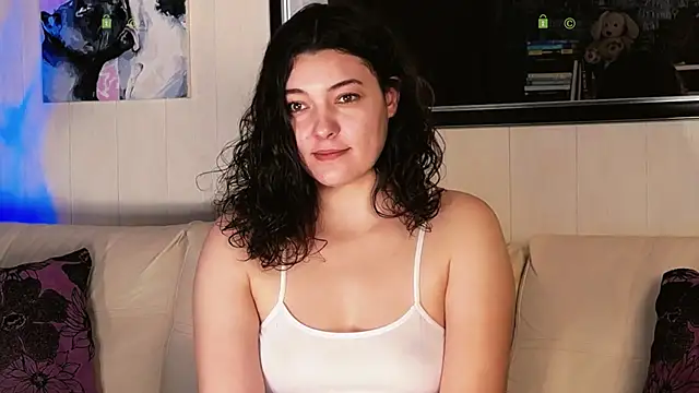 Snapshot of Alysta chatting on December 20, 6:19 am Alysta online show from December 20, 6:19 am