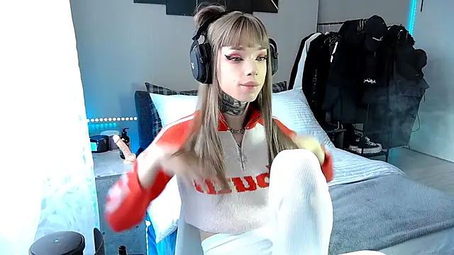 Tanya M online show from December 14, 10:45 am