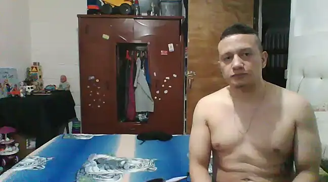 Snapshot of fabyxx07 chatting on January 21, 12:15 am fabyxx07 online show from January 21, 12:15 am