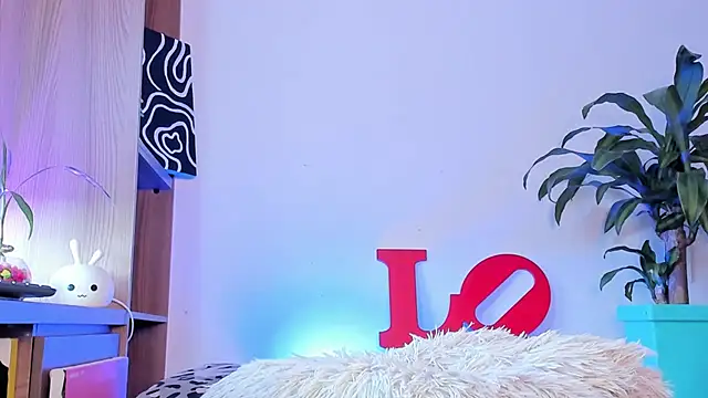 adelarangel online show from June 14, 9:06 pm