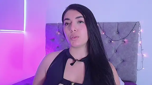 Snapshot of _kimtorres__ chatting on February 12, 8:29 pm kimtorres online show from February 12, 8:29 pm