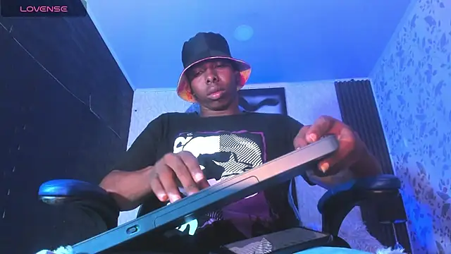 Snapshot of JD_THEBABY chatting on March 12, 12:36 pm JD THEBABY online show from March 12, 12:36 pm