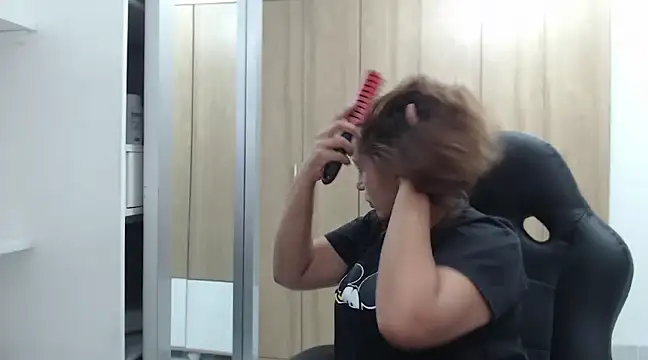 RoxanaLove9 online show from January 4, 8:27 pm