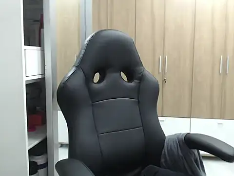 RoxanaLove9 online show from January 7, 2:53 am