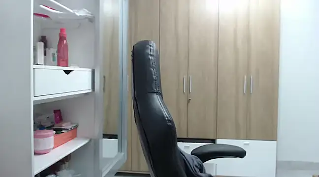 RoxanaLove9 online show from February 10, 1:46 am