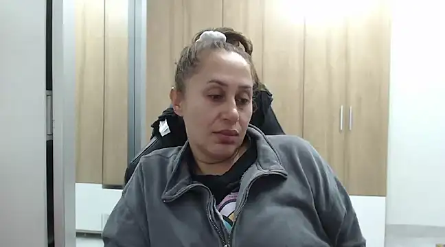 RoxanaLove9 online show from February 10, 4:52 am